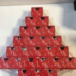 Adventskalender mit Trommelsteinen "Oh Tannenbaum"