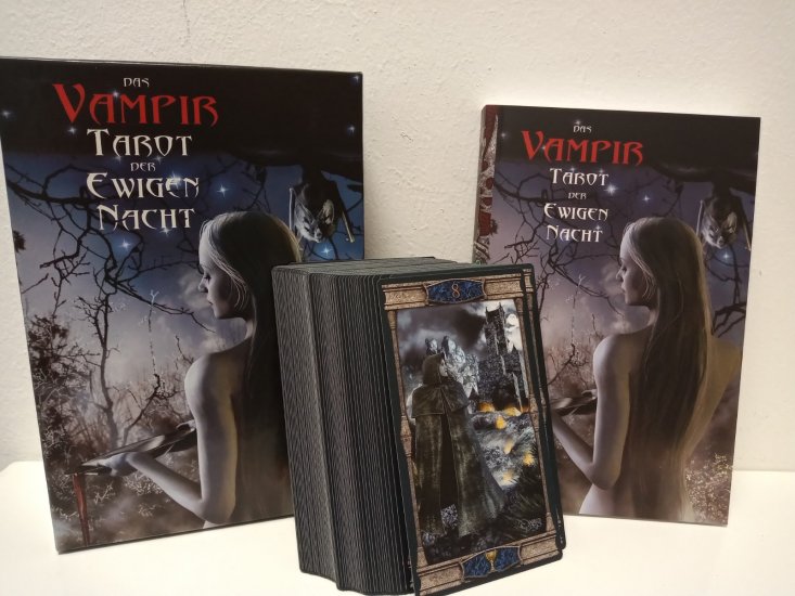 Vampir Tarot der ewigen Nacht - grosse Edition - zum Schließen ins Bild klicken