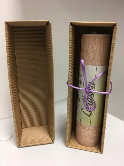 Allgäuer Heilkräuter Kerze - Verpackung - - zum Schließen ins Bild klicken
