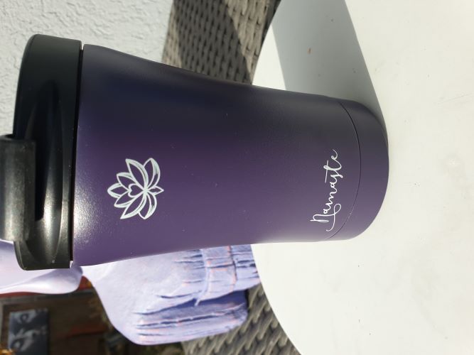 »Namaste« Coffee to go-Becher aus Edelstahl - 280 ml - zum Schließen ins Bild klicken